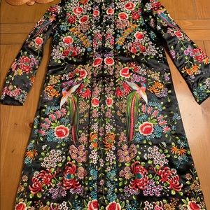 Looking for this kind of Chinese embroidery coat